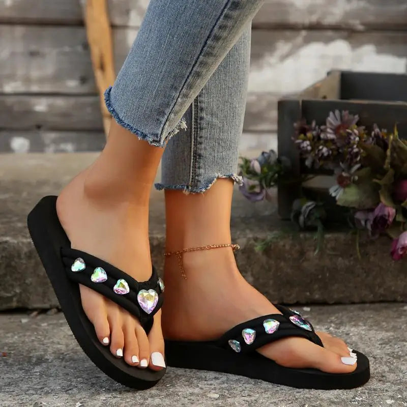 Laser Heart Shape Crystal Outdoor Flip Flops Big Rhinestone Slip On Wedge Heels Sandals Women 2025 Sexy Non Slip Beach Slippers