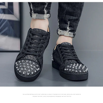 New Fashion Silver Trainers Glitter Spiky Shoes Men Lace Up Sneakers Low Top Shoes Red Sole Man Designer Sneaker With Spikes